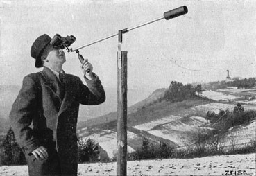 Stativmontierung fürs Fernglas mit Gegengewicht von
              Zeiss, 1930er Jahre